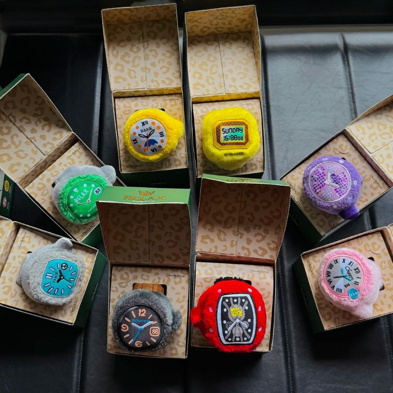 Op voorraad Pop Sunday Pluche  - Jewelry For Watches recensie en prijs